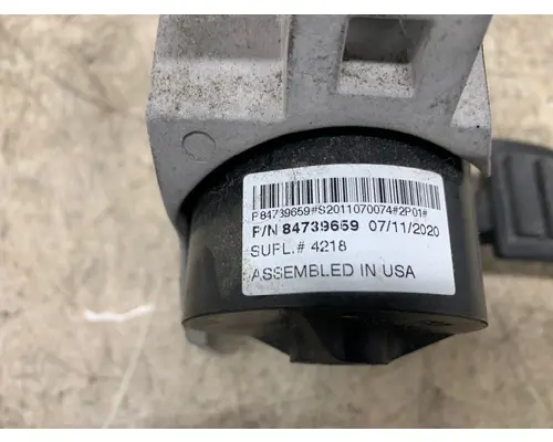 VOLVO 82734053 Fuel Pedal Assembly