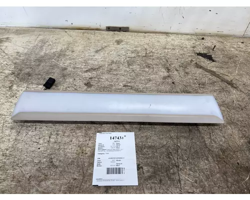 VOLVO 82737545 Lighting