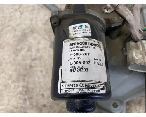 VOLVO 84724203 Wiper Transmission