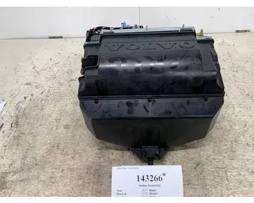 VOLVO 84739901 Heater Assembly