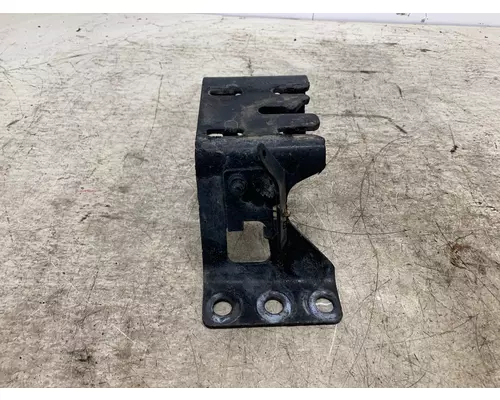 VOLVO 84741113 Bumper Bracket, Front