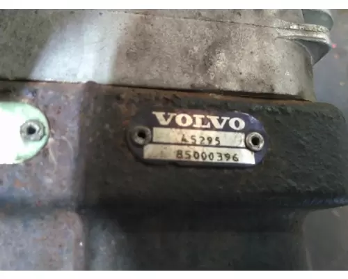 VOLVO 85006396 AIR COMPRESSOR