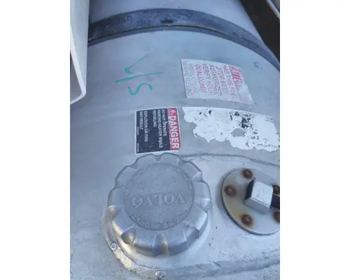 VOLVO 95-104 GALLON FUEL TANK