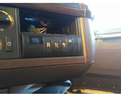 VOLVO AT2612D GEAR SHIFTER