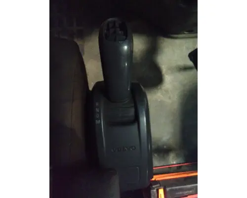 VOLVO AT2612D GEAR SHIFTER