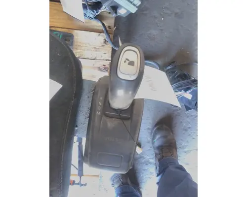 VOLVO AT2612D GEAR SHIFTER
