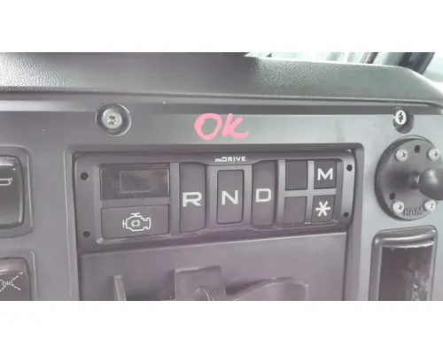 VOLVO AT2612D GEAR SHIFTER