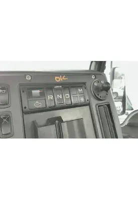 VOLVO AT2612D GEAR SHIFTER