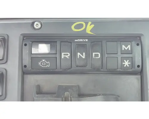 VOLVO AT2612D GEAR SHIFTER