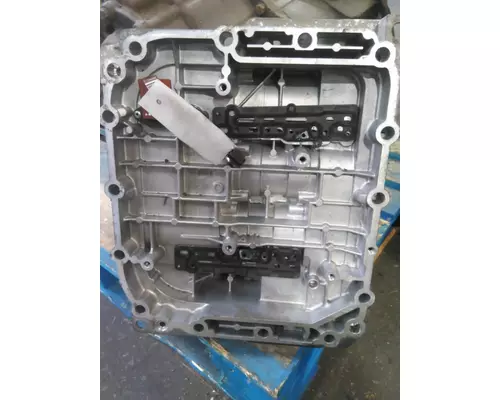 VOLVO AT2612D TRANSMISSION SHIFT COVER