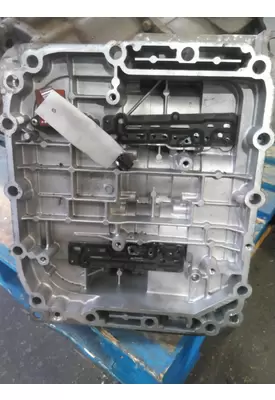 VOLVO AT2612D TRANSMISSION SHIFT COVER