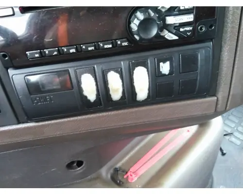 VOLVO AT2612F GEAR SHIFTER