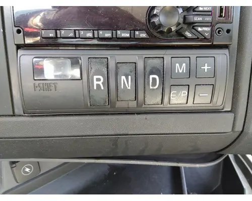 VOLVO AT2612F GEAR SHIFTER