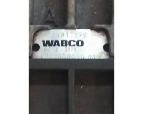 VOLVO AT2612F TRANSMISSION CONTROL MODULE (TCM)