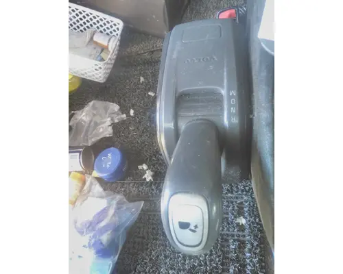 VOLVO ATO2612D GEAR SHIFTER