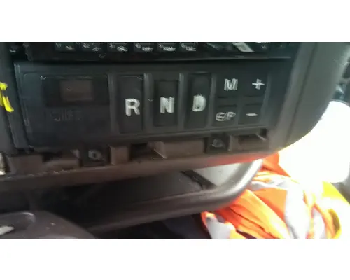 VOLVO ATO2612D GEAR SHIFTER