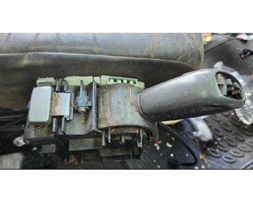 VOLVO ATO2612D GEAR SHIFTER