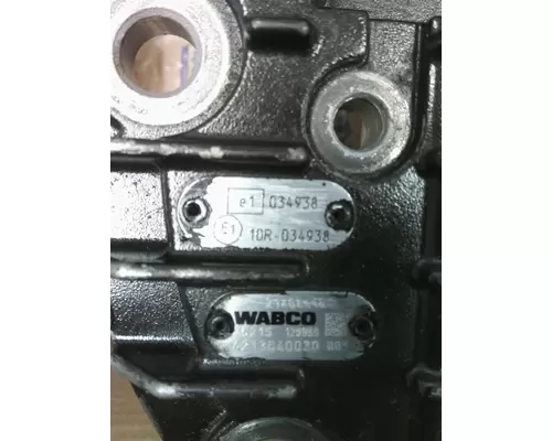 VOLVO ATO2612D TRANSMISSION CONTROL MODULE (TCM)