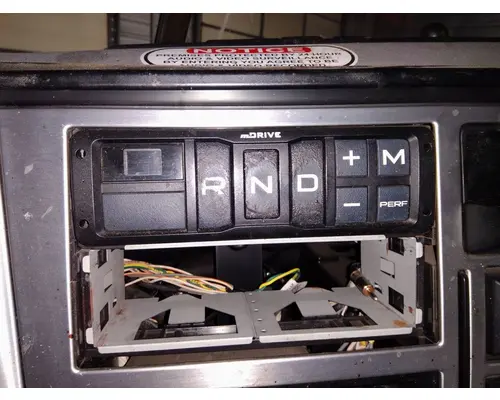 VOLVO ATO2612F GEAR SHIFTER