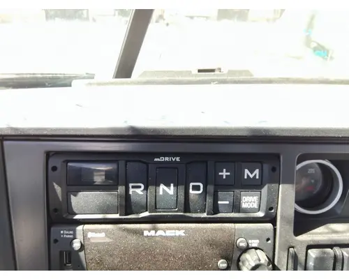 VOLVO ATO2612F GEAR SHIFTER