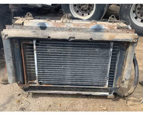 VOLVO AUTOCAR ACL64 Radiator