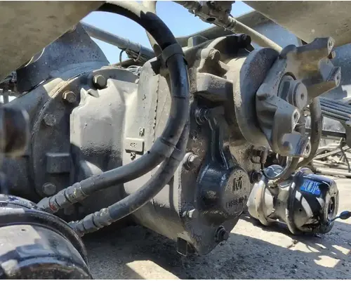 VOLVO Corporate Air Cutoff Tandem Axle