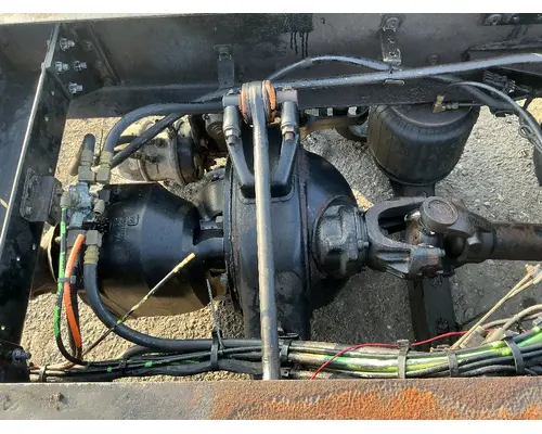 VOLVO Corporate Air Cutoff Tandem Axle