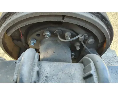 VOLVO Corporate Air Tandem Cutoffs