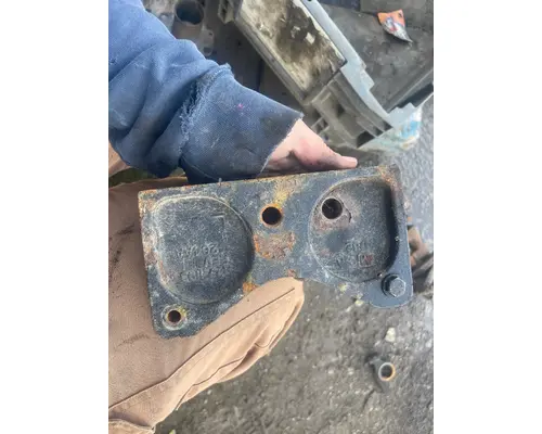 VOLVO D-12 Engine Mounts