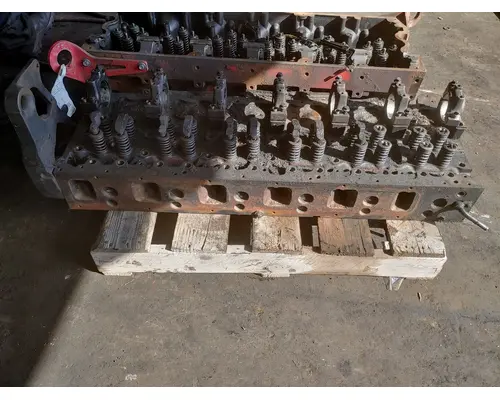 VOLVO D-13 Cylinder Head