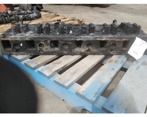 VOLVO D-13 Cylinder Head