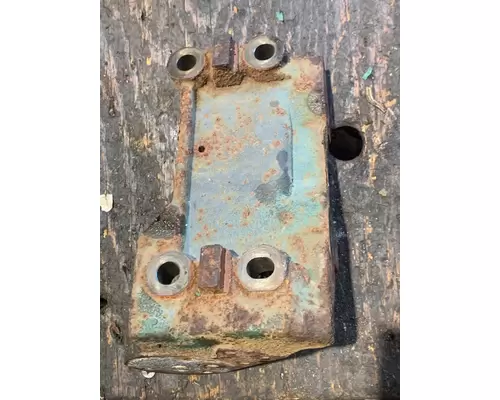 VOLVO D-13 Engine Mounts