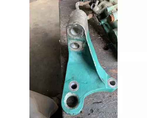 VOLVO D-13 Engine Mounts