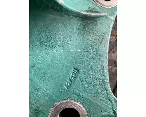 VOLVO D-13 Engine Mounts