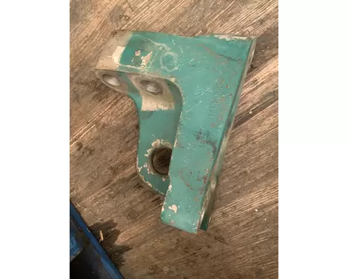 VOLVO D-13 Engine Mounts