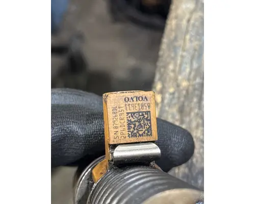 VOLVO D-13 Fuel Injector
