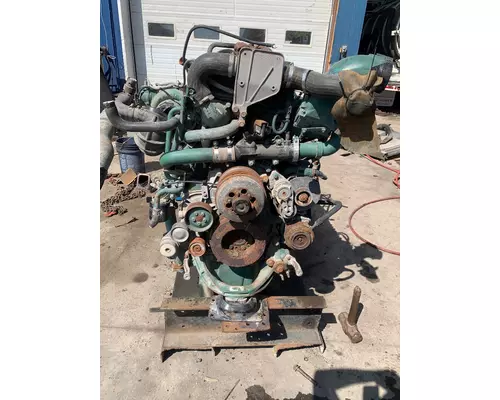 VOLVO D-16 Engine Assembly