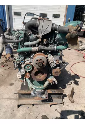 VOLVO D-16 Engine Assembly