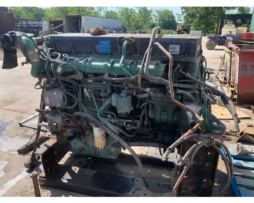 VOLVO D-16 Engine Assembly