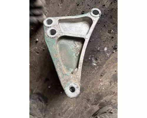 VOLVO D-16 Engine Mounts