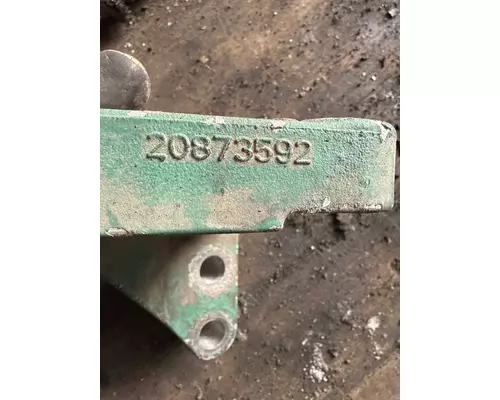 VOLVO D-16 Engine Mounts