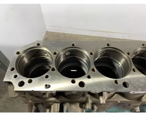 VOLVO D11H Cylinder Block