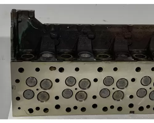 VOLVO D11 Cylinder Head