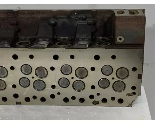 VOLVO D11 Cylinder Head