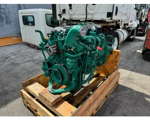 VOLVO D11 Engine Assembly