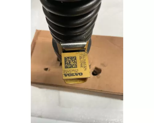 VOLVO D11 Fuel Injector