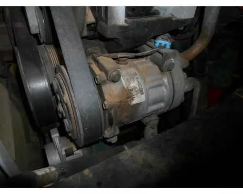 VOLVO D12 Air Conditioner Compressor