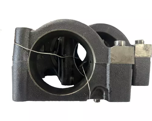 VOLVO D12 Camshaft Housing
