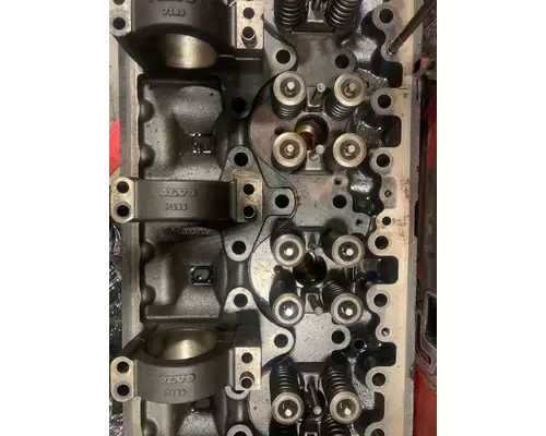 VOLVO D12 Cylinder Head