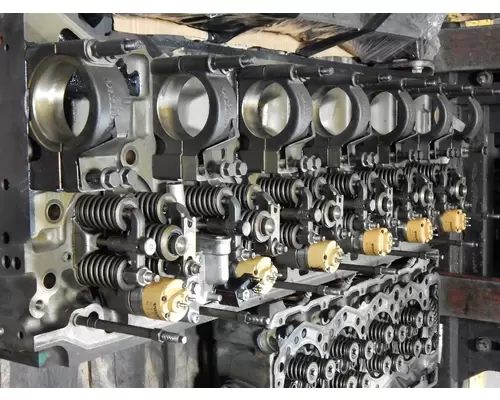 VOLVO D12 Cylinder Head